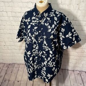 COPY - Old navy blue floral print short sleeve button up size large
